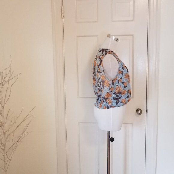 NWT Rachel Zoe Sleeveless V Neck Flower Top Small - Picture 4 of 8